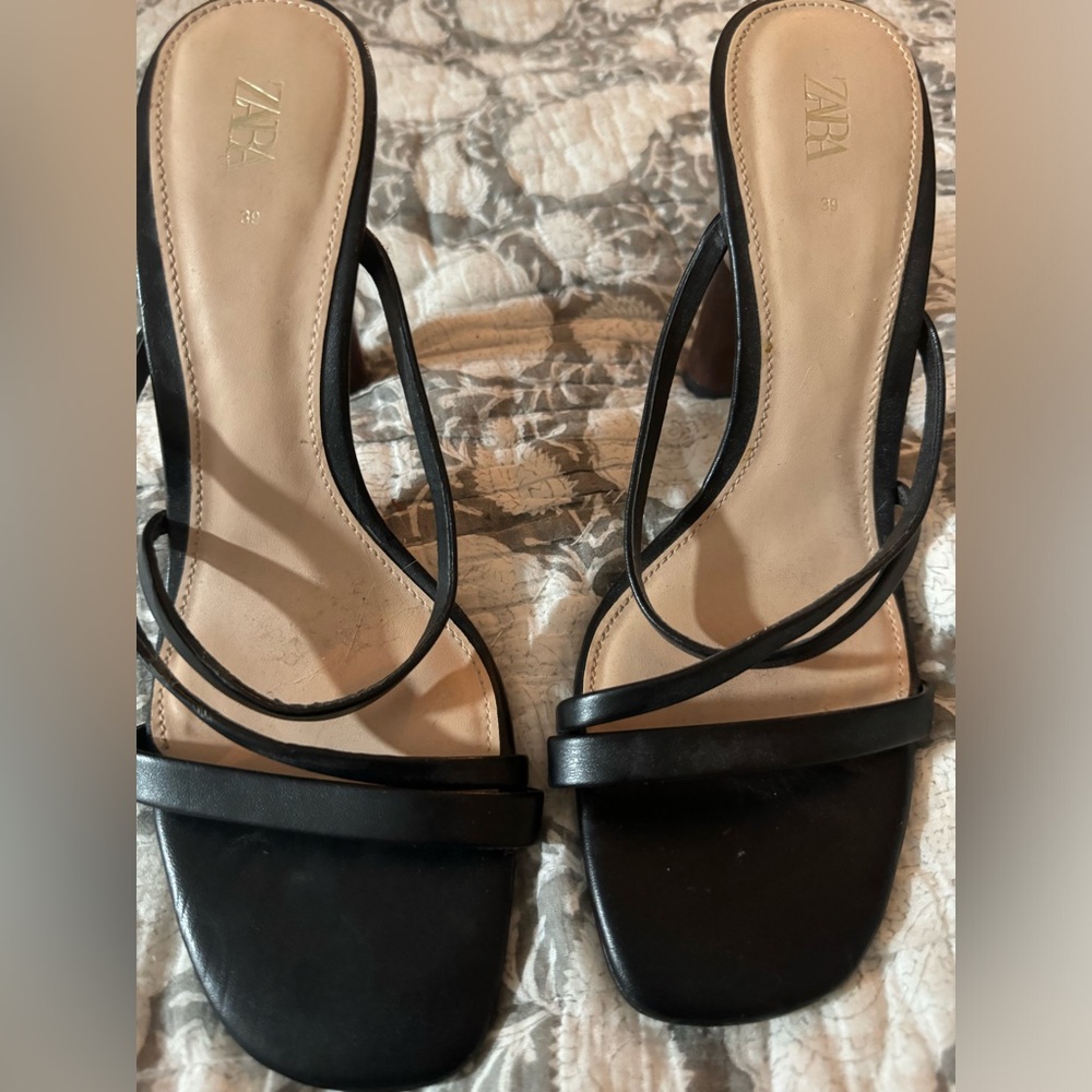 ZARA Heeled Sandals Black Size39